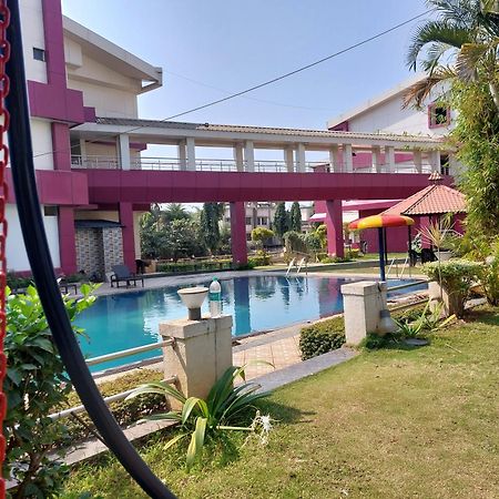 Imperial Grande Resort Lonavala Extérieur photo