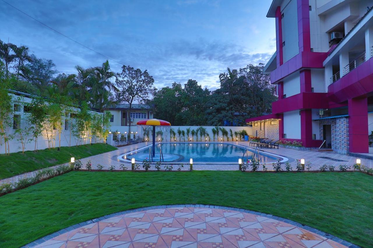 Imperial Grande Resort Lonavala Extérieur photo