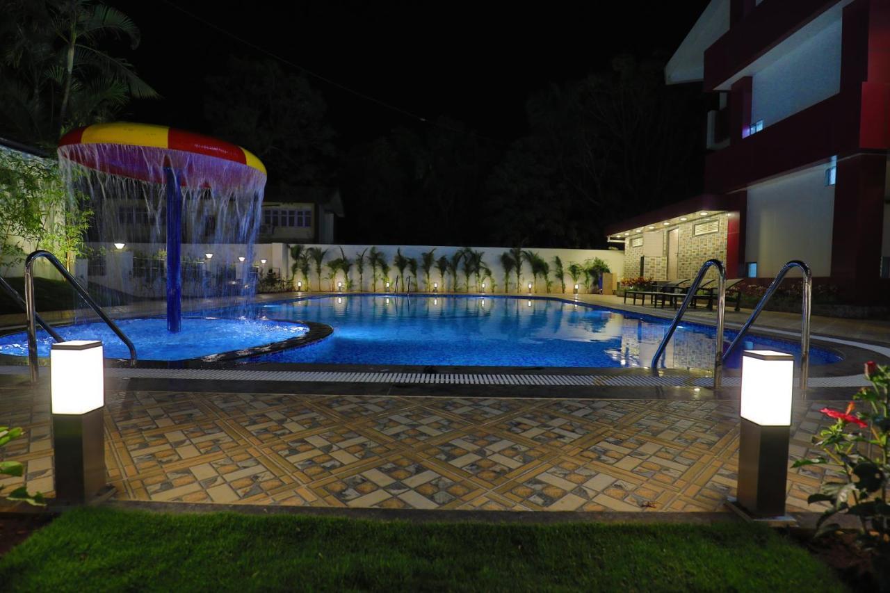 Imperial Grande Resort Lonavala Extérieur photo