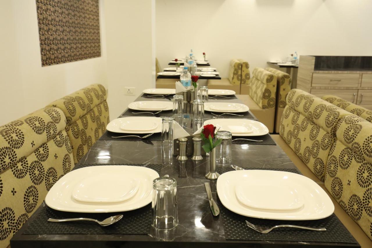 Imperial Grande Resort Lonavala Extérieur photo