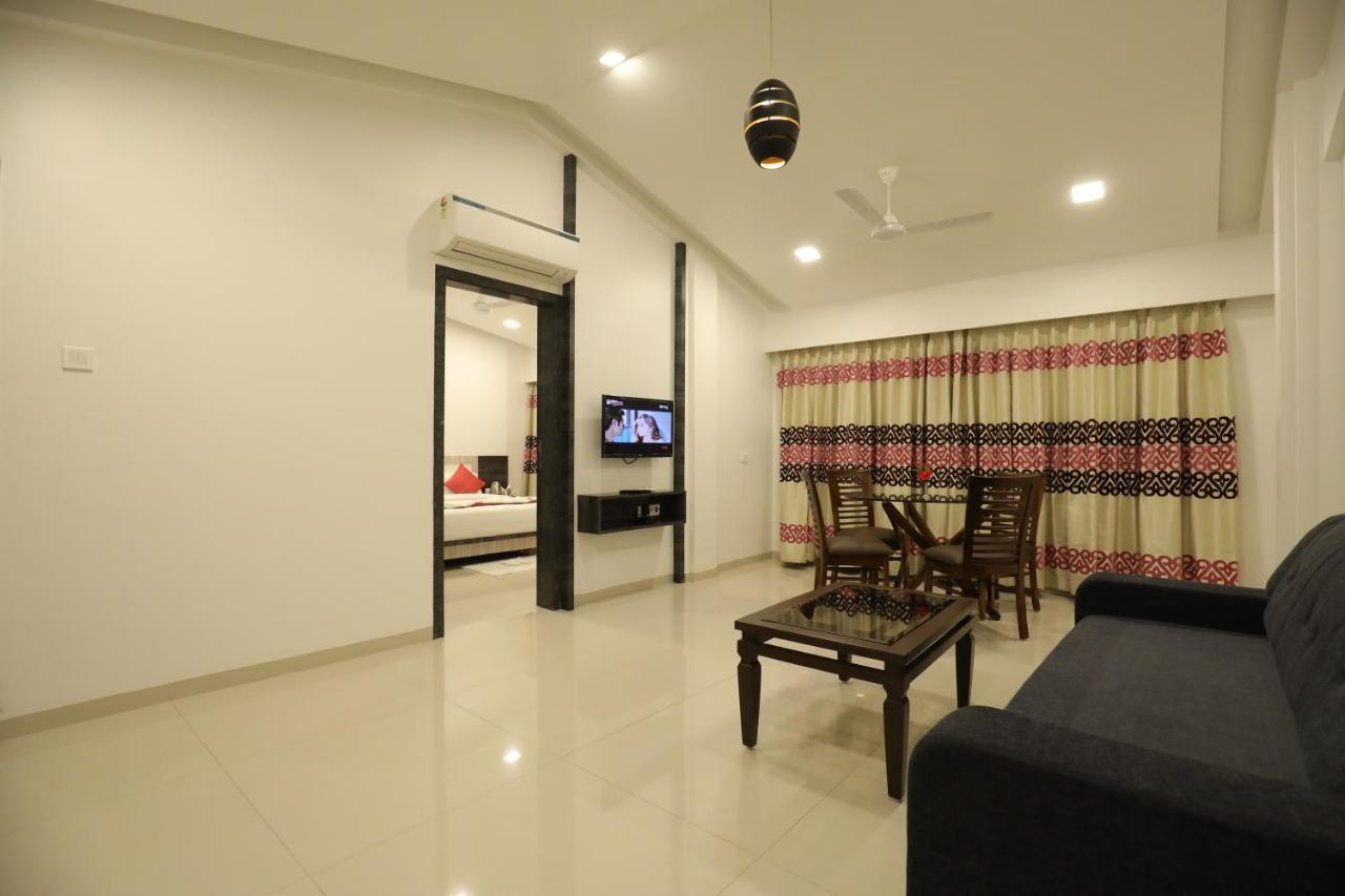 Imperial Grande Resort Lonavala Extérieur photo