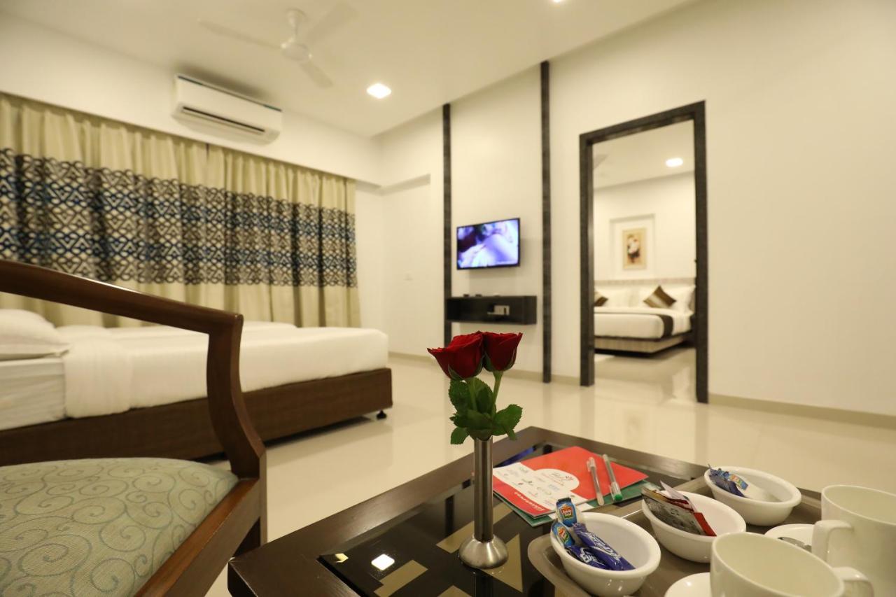 Imperial Grande Resort Lonavala Extérieur photo
