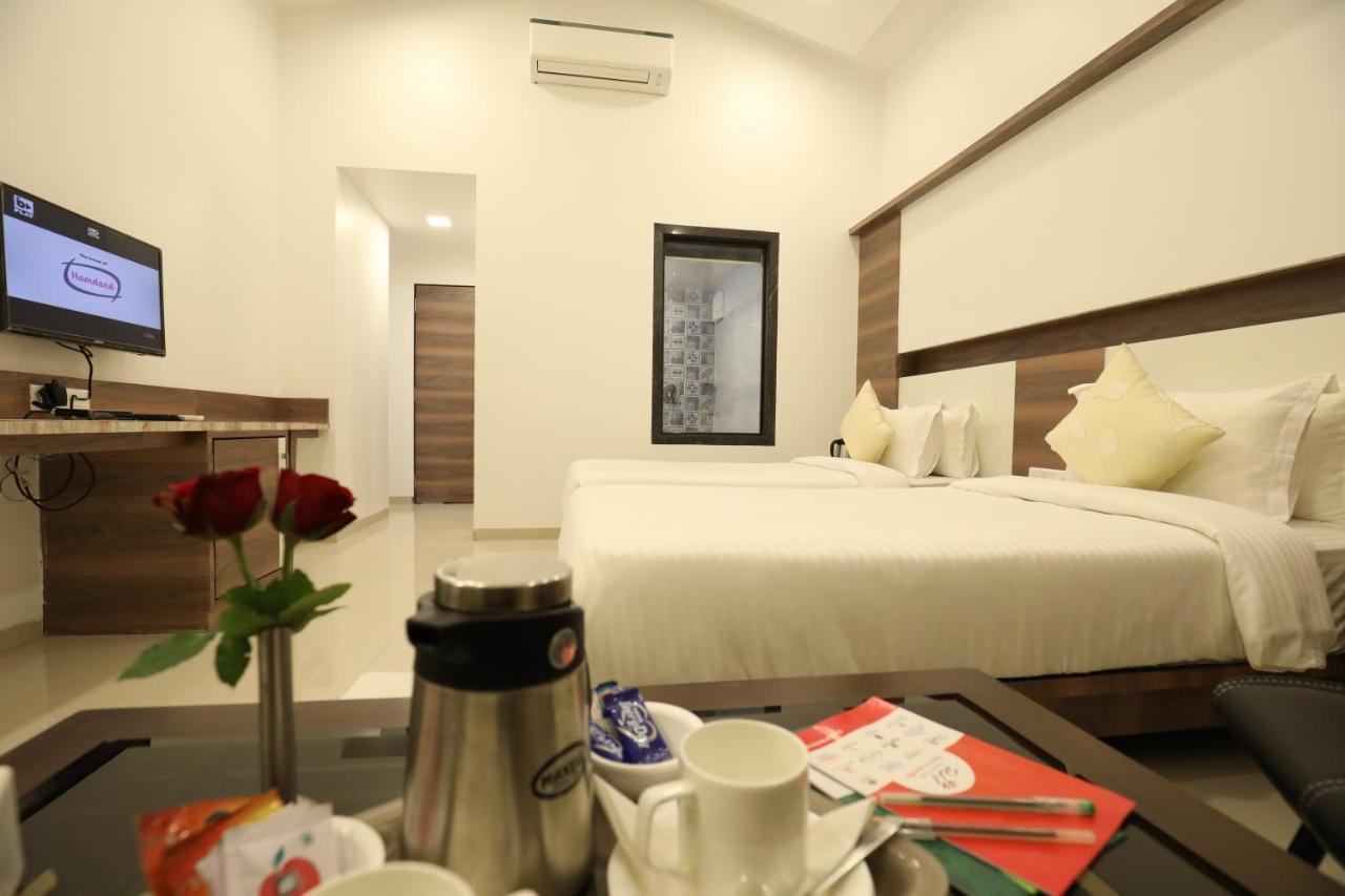Imperial Grande Resort Lonavala Extérieur photo