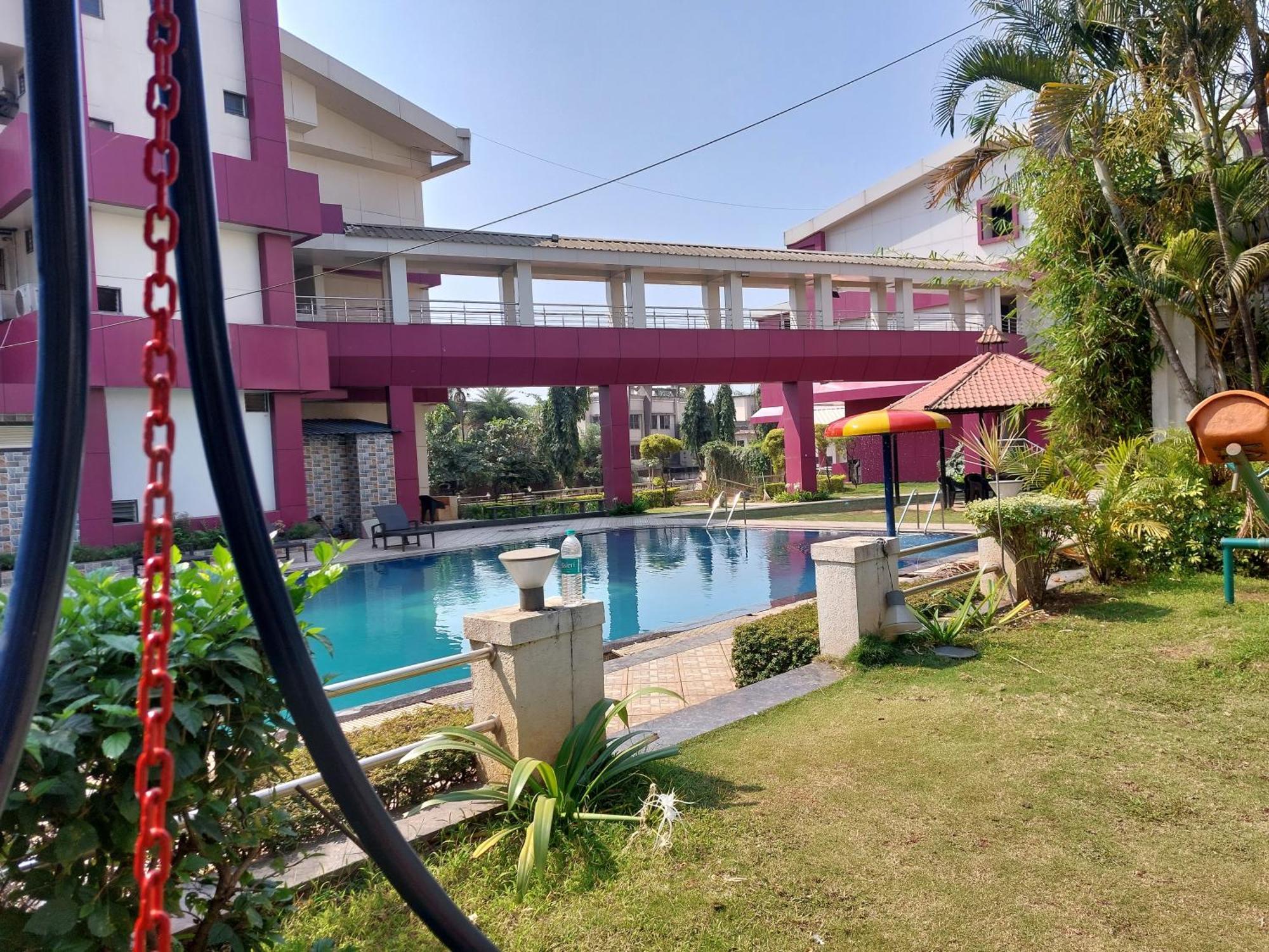 Imperial Grande Resort Lonavala Extérieur photo