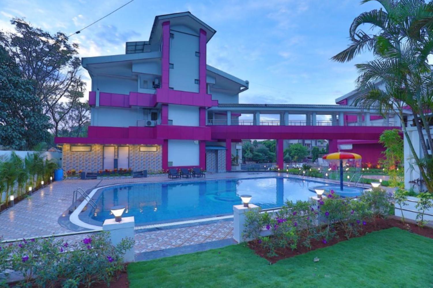 Imperial Grande Resort Lonavala Extérieur photo
