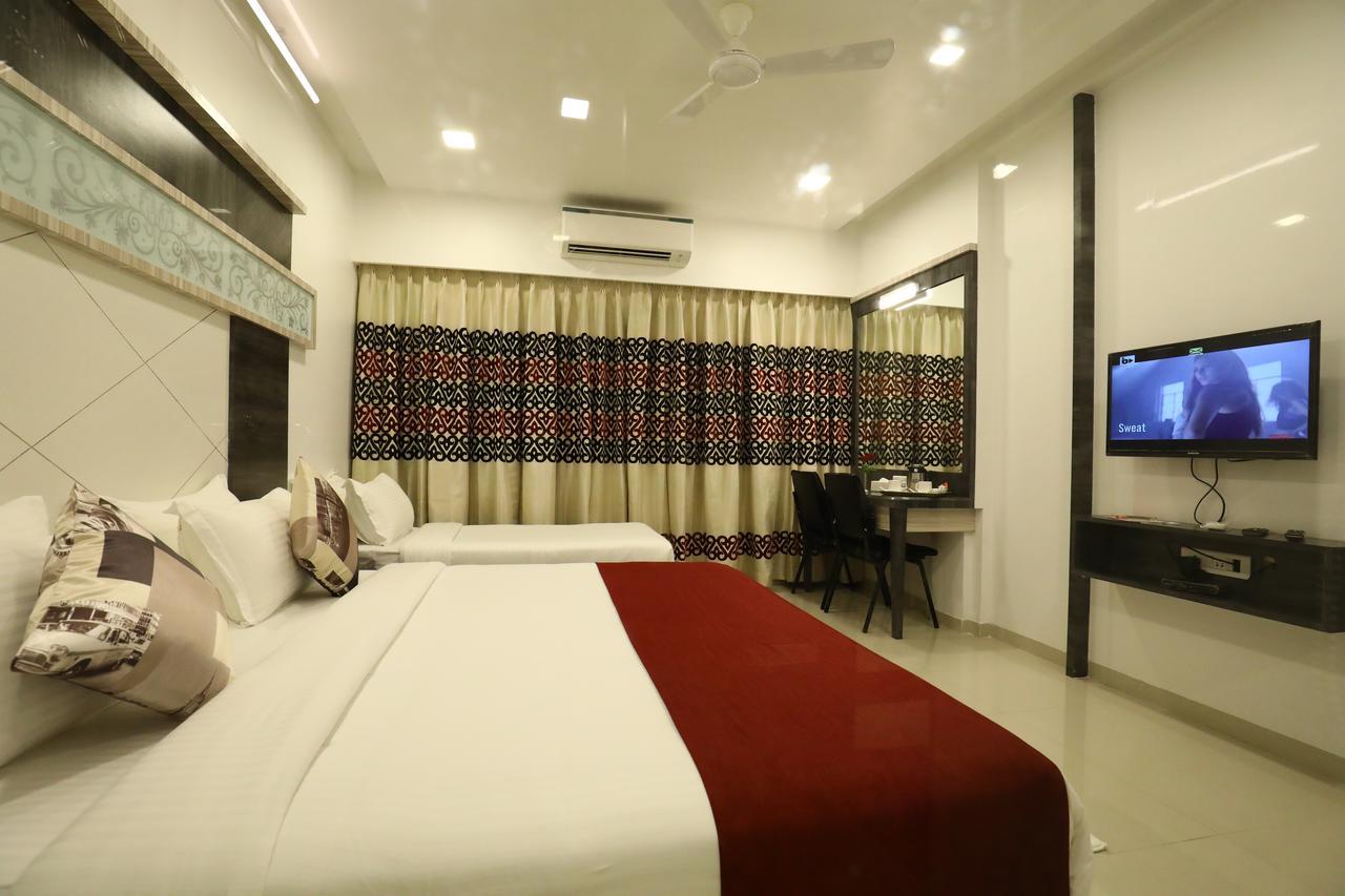 Imperial Grande Resort Lonavala Extérieur photo