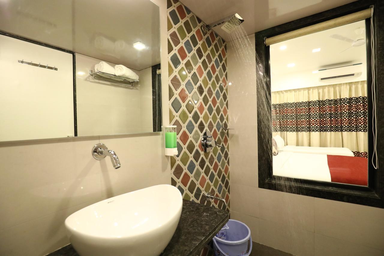Imperial Grande Resort Lonavala Extérieur photo