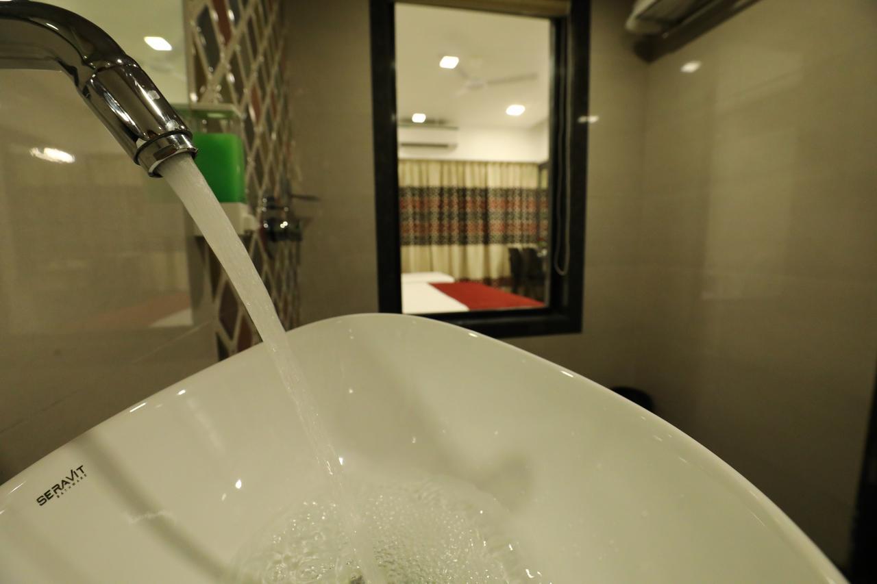 Imperial Grande Resort Lonavala Extérieur photo