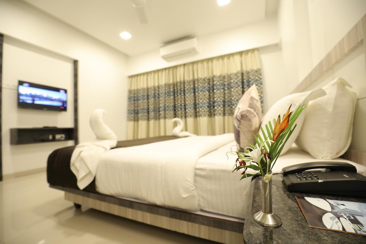 Imperial Grande Resort Lonavala Extérieur photo