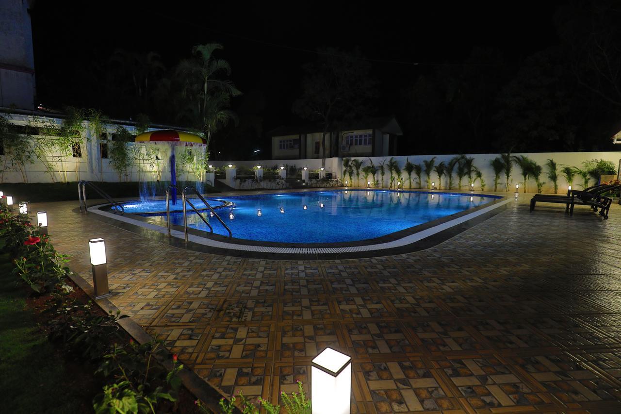 Imperial Grande Resort Lonavala Extérieur photo